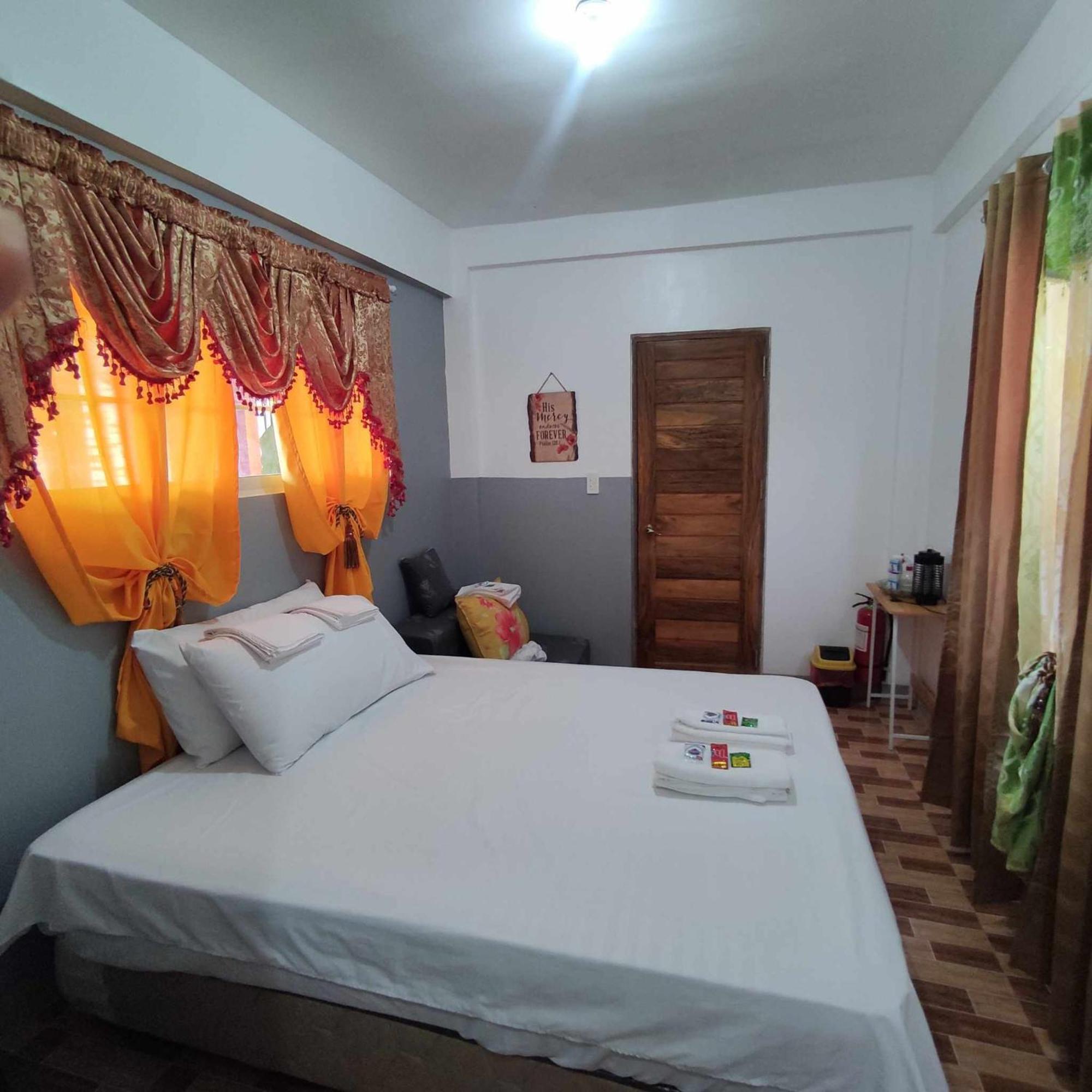 Zia Homestay Burgos  Стая снимка