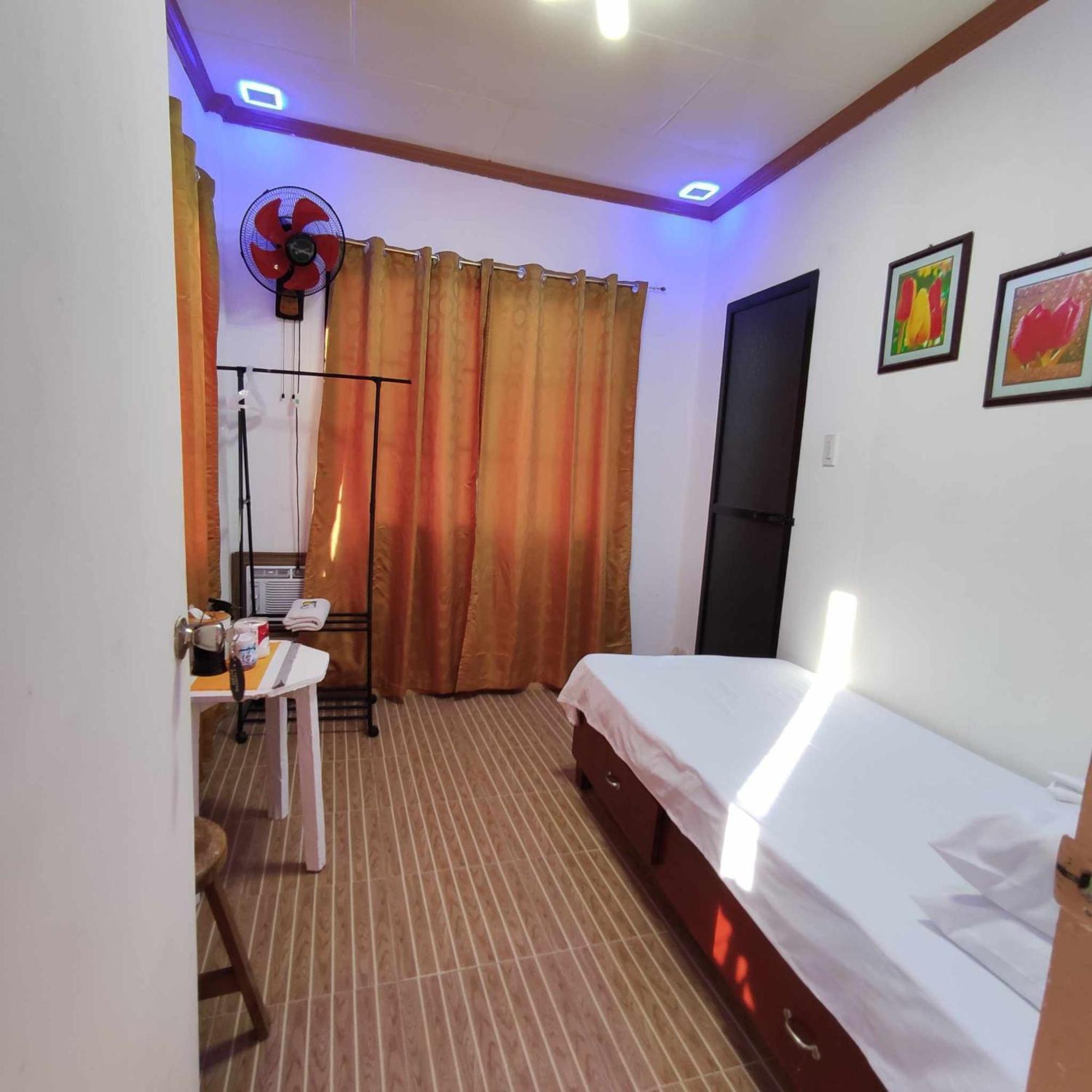 Zia Homestay Burgos  Екстериор снимка